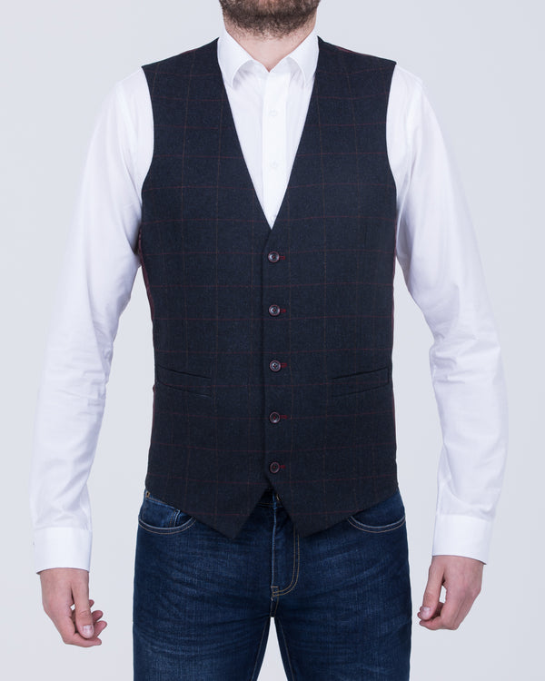 Skopes Aiken Slim Fit Tall Waistcoat (navy/red check)